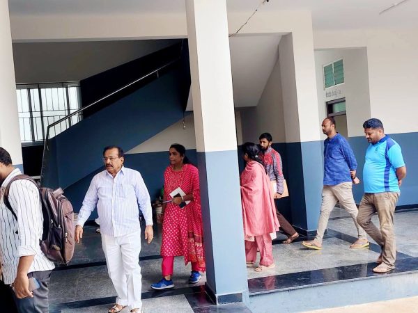 ವಸತಿ ನಿಲಯಗಳ  ಕಟ್ಟಡ ಕಾಮಗಾರಿ ವೀಕ್ಷಿಸಿದ ಶಾಸಕ ಕೆ ಷಡಕ್ಷರಿ