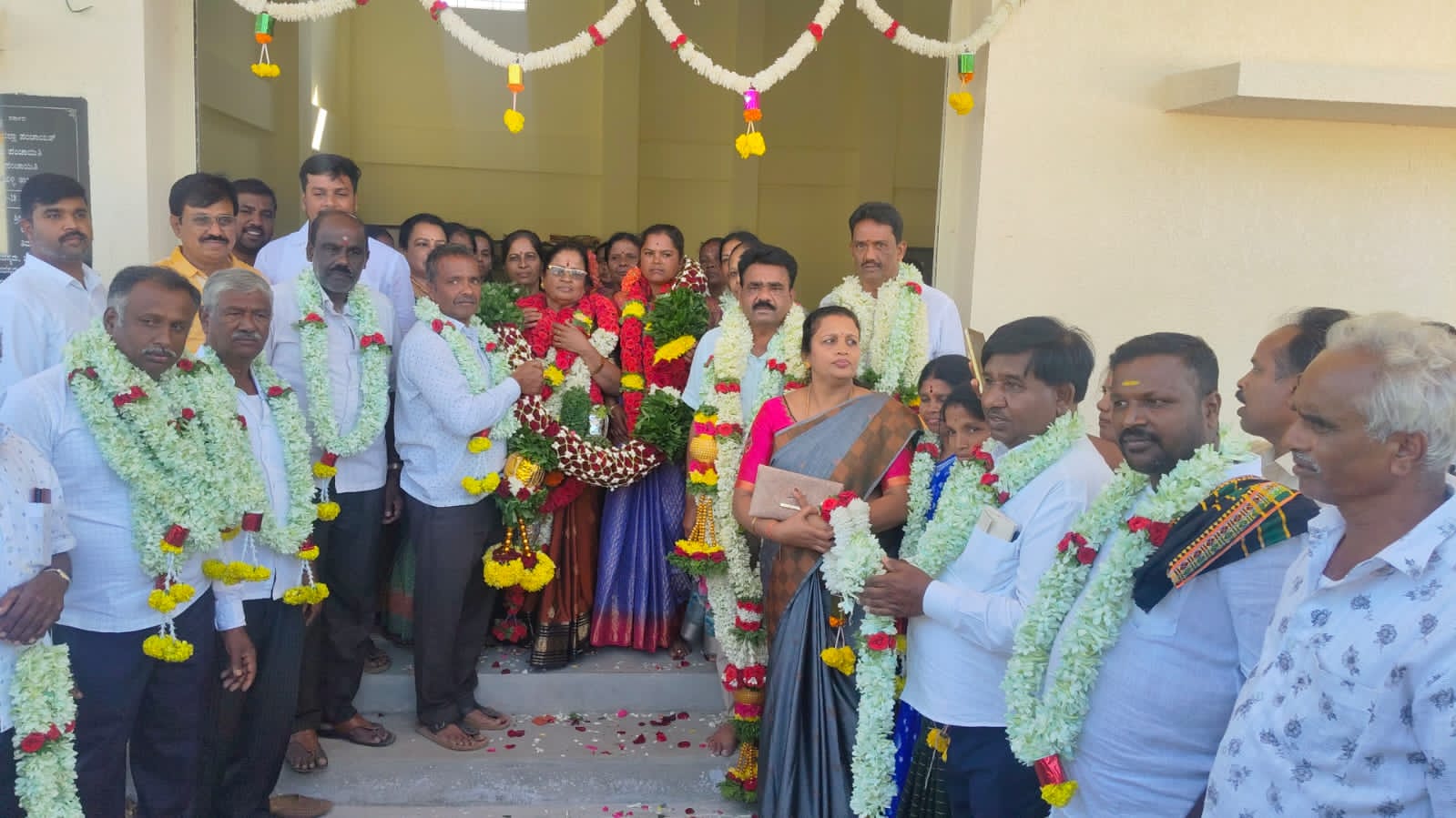 ಹಾರೋಹಳ್ಳಿ ಪಂಚಾಯ್ತಿ ಅಧ್ಯಕ್ಷರಾಗಿ ಮಂಜುಳಮ್ಮ ಉಪಾಧ್ಯಕ್ಷರಾಗಿ ಮಂಜುಳ ಅವಿರೋಧ ಆಯ್ಕೆ